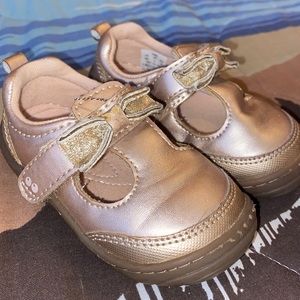 GOLD VELCRO GLITTERY BOW aDORable metallic baby flats ✨